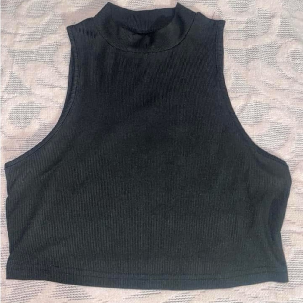 Fashion Nova Black Sleeveless Crop Tank Top